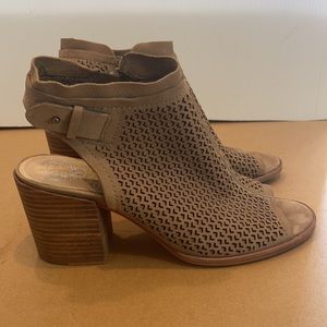 Vince Camuto Sandals